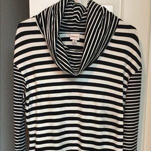 Medina brand, long; cow-neck; black/white striped top; size M.